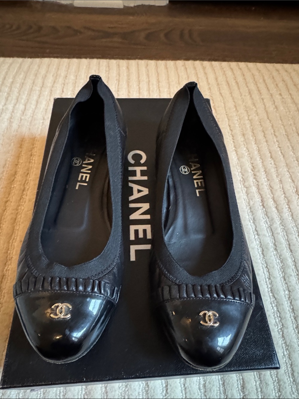 CHANEL Black Ballet Flats with Gold CC